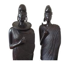 Load image into Gallery viewer, Maasai young adults Carving
