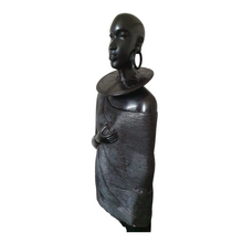 Load image into Gallery viewer, Maasai young adults Carving

